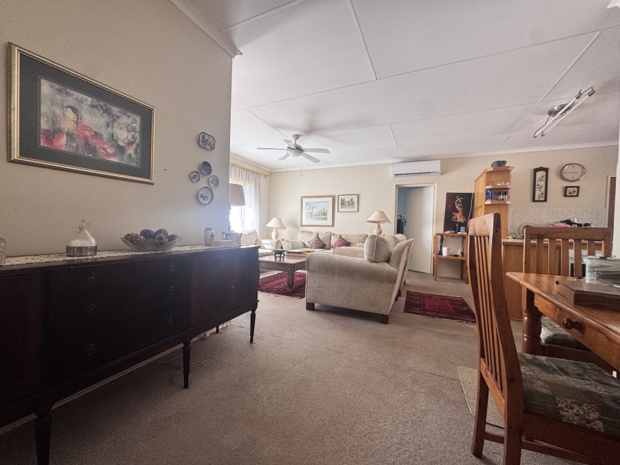 To Let 3 Bedroom Property for Rent in Flamwood North West